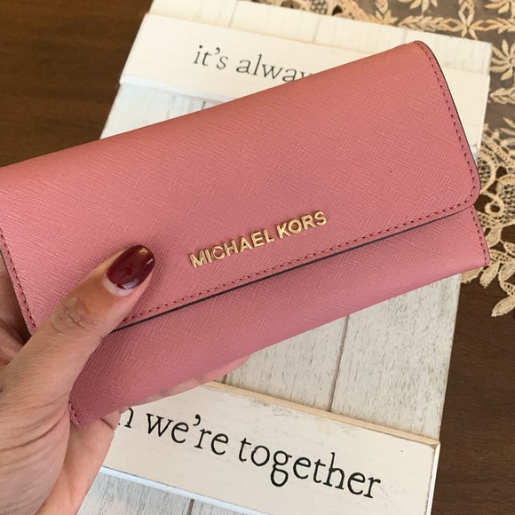 Beautiful MK wallet fold 💞 - Picture 2 of 6